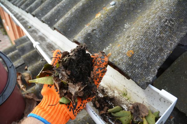 Seamless Gutter Cleaning in Marco Island
